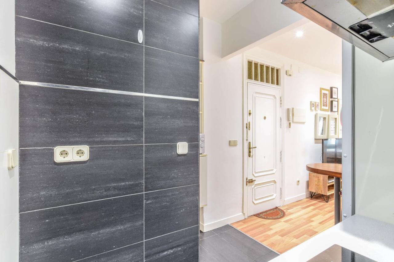 Apartamento Plaza De Lavpies Appartamento Madrid Esterno foto
