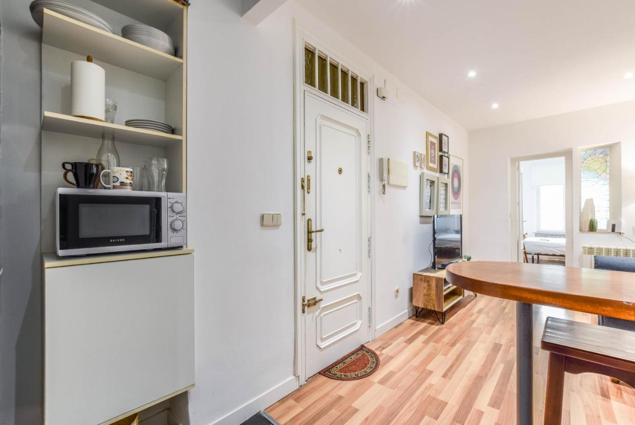 Apartamento Plaza De Lavpies Appartamento Madrid Esterno foto